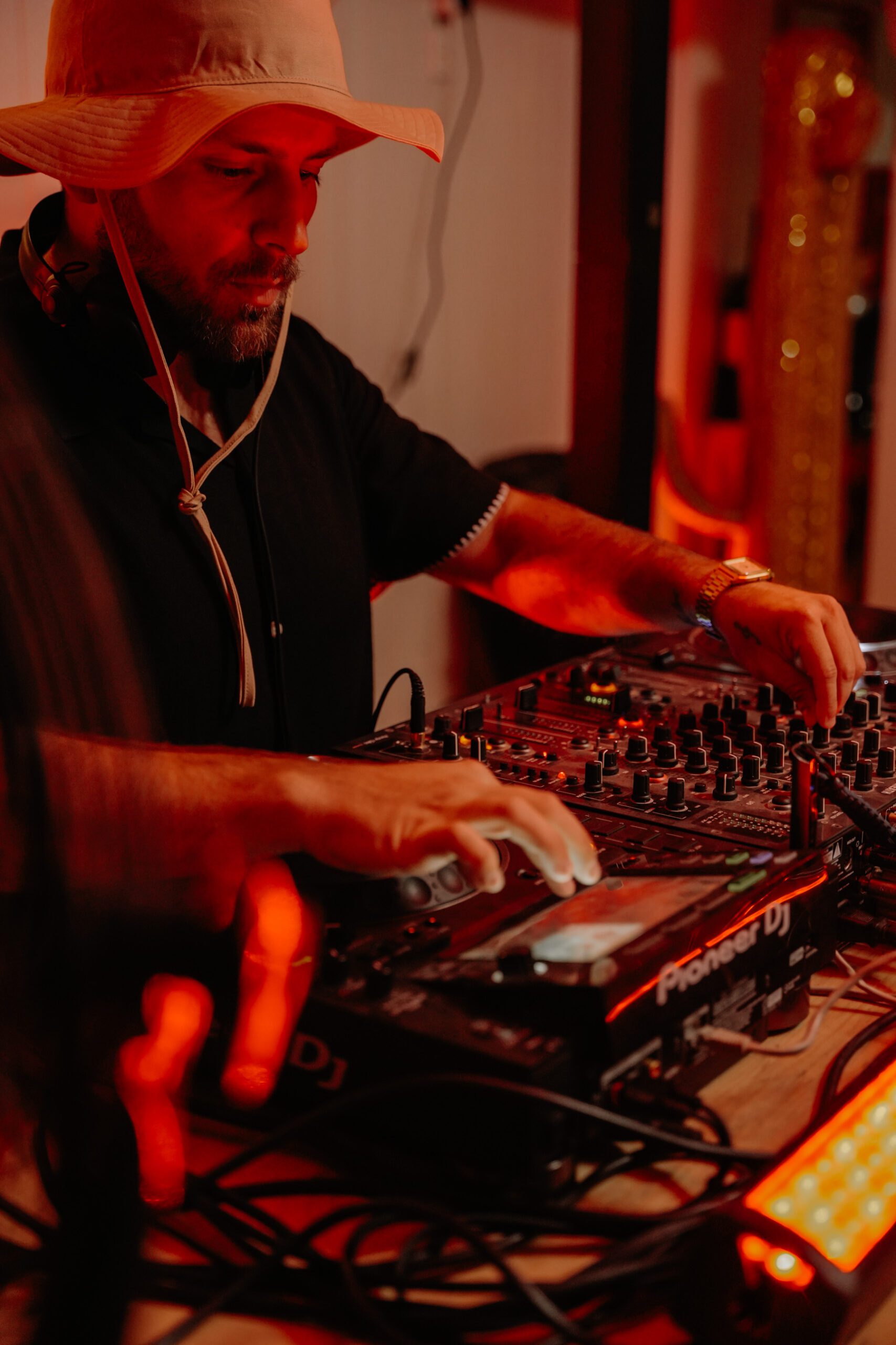 Cosmin Gaiger DJ